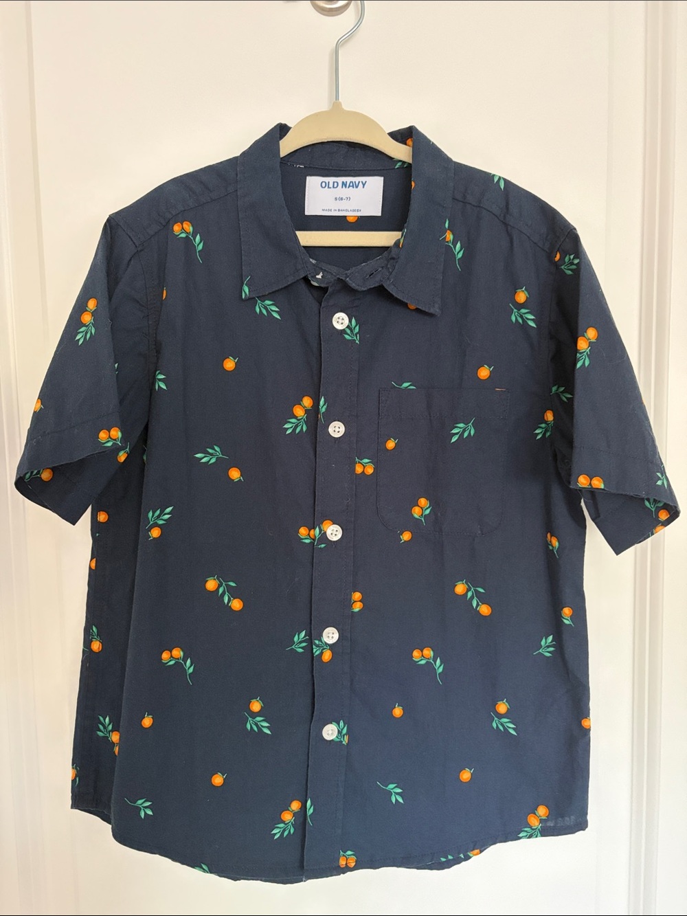 Boys Old Navy Citrus Short Sleeve Button Down Size Small (6-7)
